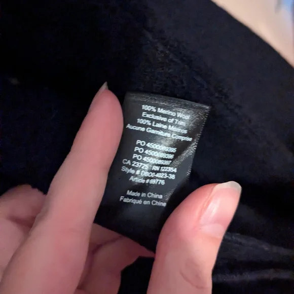 Aritzia Black Wool Jacket - Picture 4 of 5